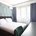 Porta Kavalja Hotel Golem (Tirana)